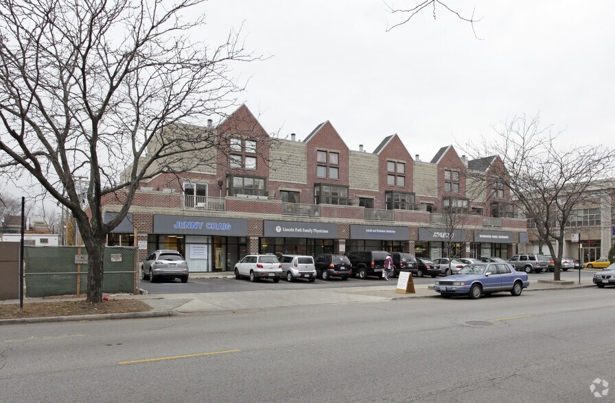 1301 W Diversey Pky, Chicago, IL à louer - Photo du bâtiment - Image 2 de 4