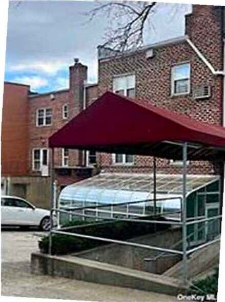 8501 67th Ave, Rego Park, NY for sale - Building Photo - Image 3 of 10