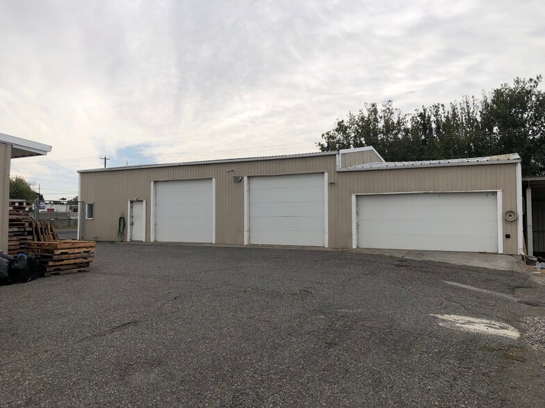 536 W Deschutes Ave, Kennewick, WA à louer - Photo du bâtiment - Image 2 de 6