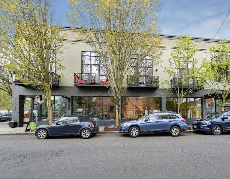 7319 N John Ave, Portland, OR for lease - Building Photo - Image 2 of 3