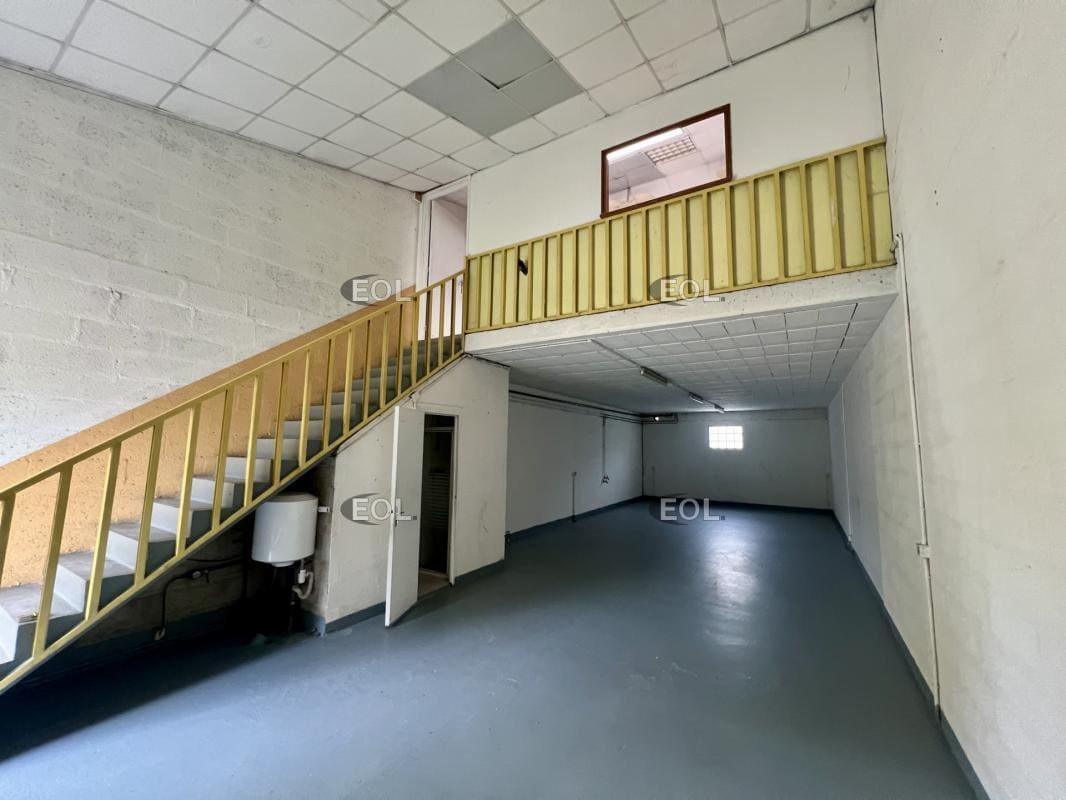 Flex in Saint-Witz for lease Interior Photo- Image 1 of 15