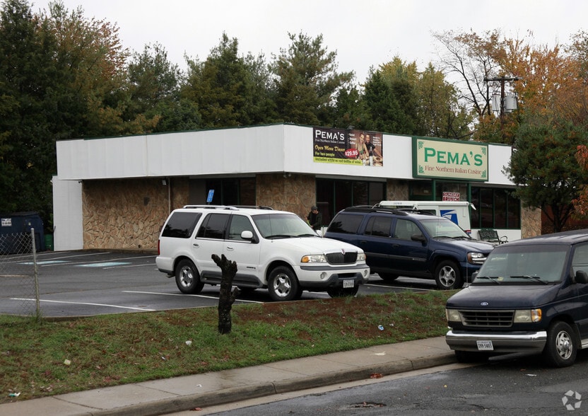 8430 Richmond Hwy, Alexandria, VA for lease - Building Photo - Image 1 of 2