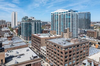 730 N Franklin St, Chicago, IL - AERIAL  map view