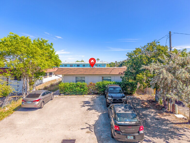 240 SE 9th Ave, Pompano Beach, FL à vendre - Photo du bâtiment - Image 2 de 26
