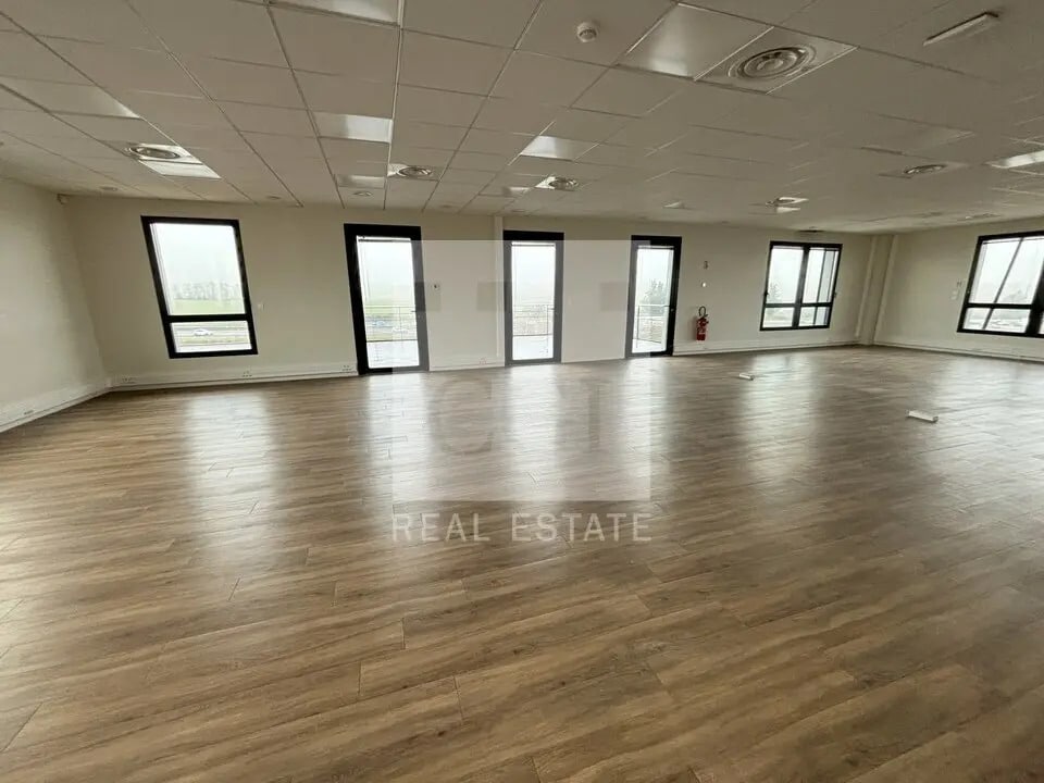 Office in Saint-Priest for lease Building Photo- Image 1 of 18