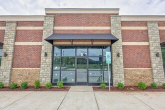 2216 Dr Martin Luther King Blvd, Murfreesboro, TN à louer Photo du bâtiment- Image 1 de 3