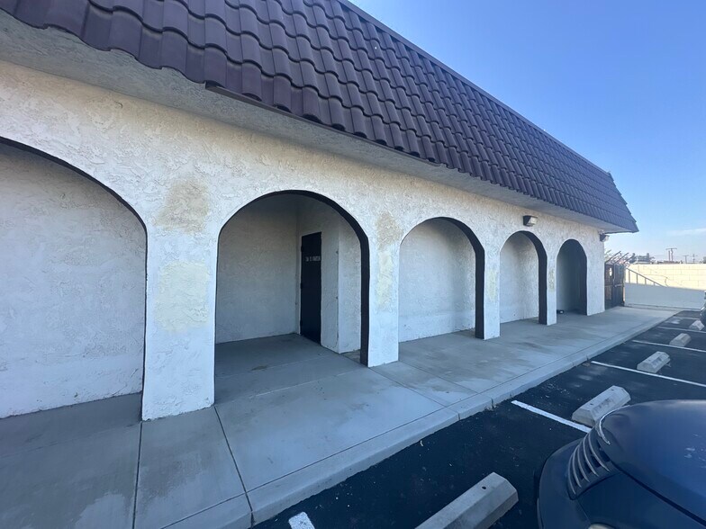 10323 Cypress Ave, Riverside, CA à louer - Photo du bâtiment - Image 3 de 12