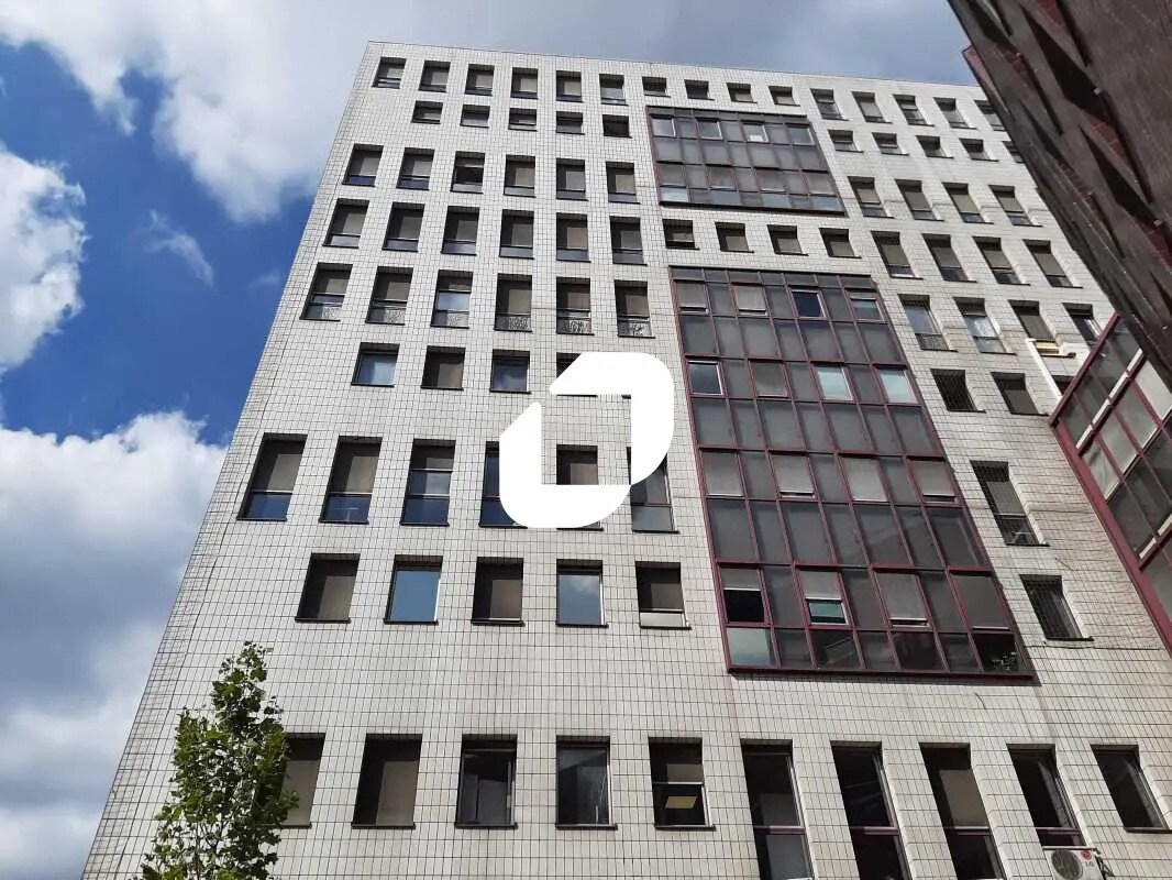 1-10 Place Charles De Gaulle, Montigny-le-Bretonneux for sale Building Photo- Image 1 of 12