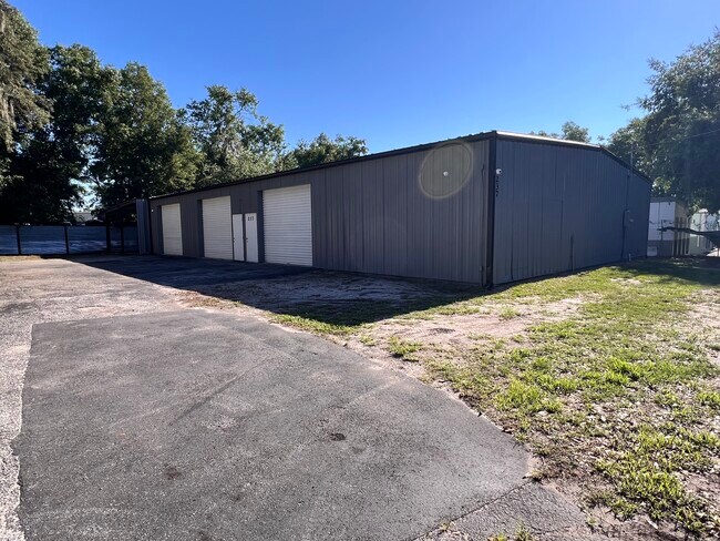 Plus de détails pour 237 Melody Ln, Casselberry, FL - Industriel à louer