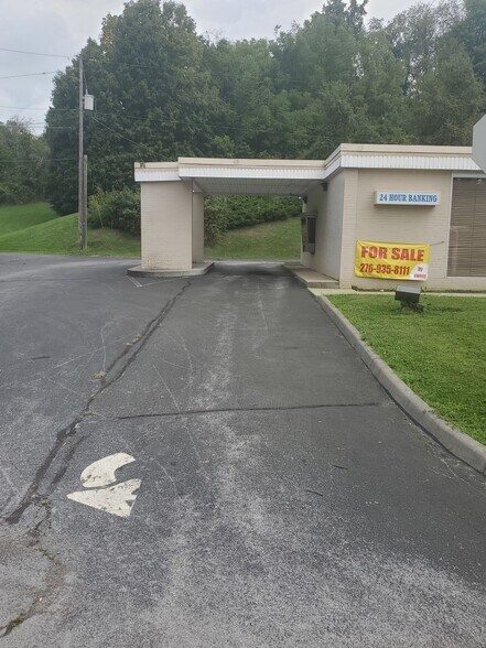 143 W Riverside Dr, North Tazewell, VA à vendre - Photo du bâtiment - Image 3 de 5