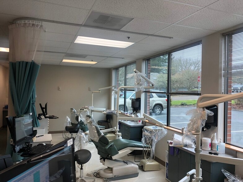2420 NW Professional Dr, Corvallis, OR for lease - Interior Photo - Image 3 of 5