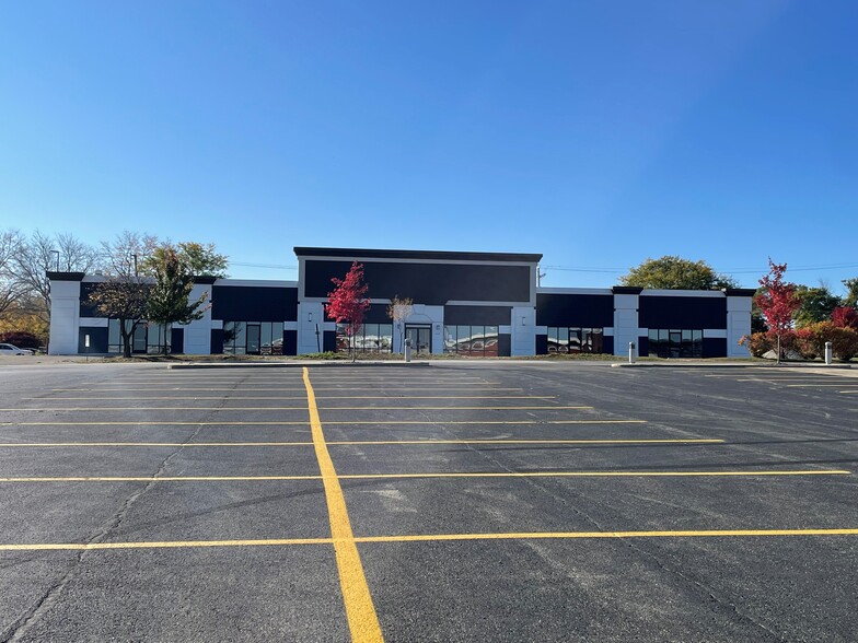 1550 W 75th St, Downers Grove, IL for lease - Building Photo - Image 2 of 9