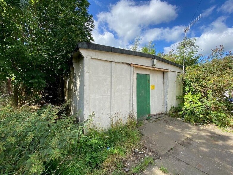 7-7 Flash Ln, Stoke On Trent for sale - Building Photo - Image 2 of 3