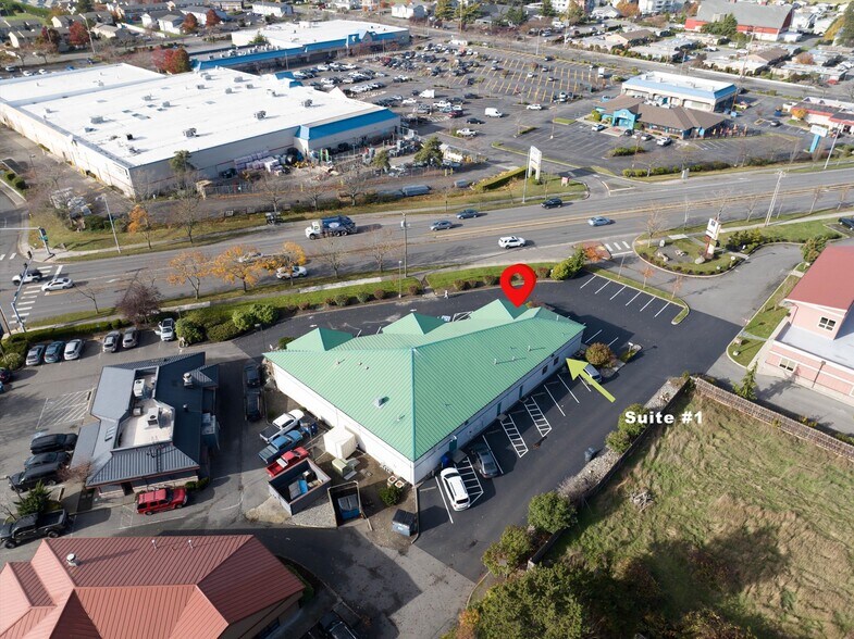 230 Cabot Dr, Oak Harbor, WA à louer - Photo du bâtiment - Image 2 de 7
