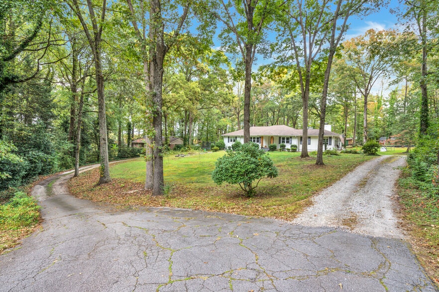 1306 NE Main St, Simpsonville, SC à vendre - Photo du bâtiment - Image 1 de 10