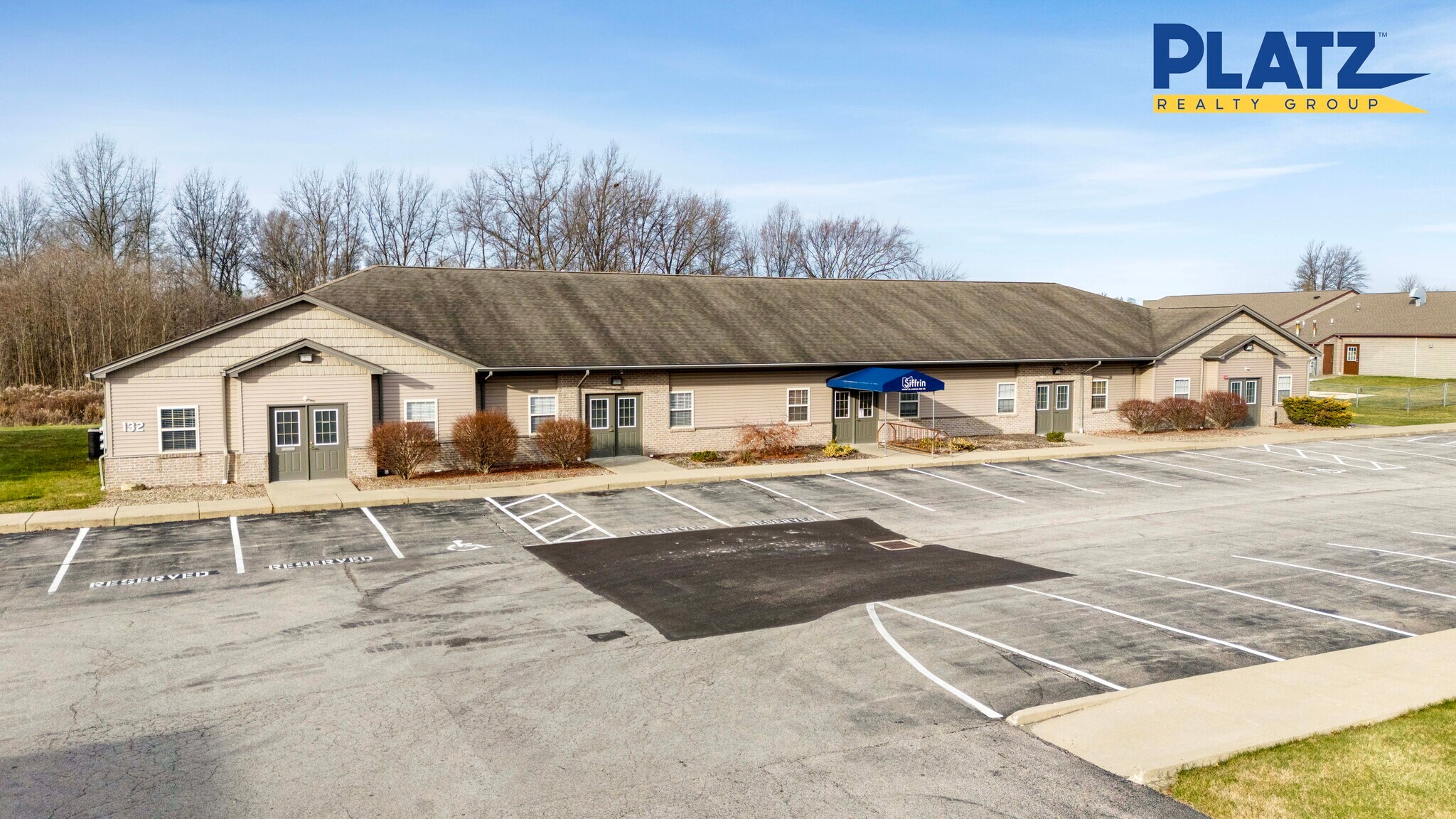 132 Westchester Dr, Youngstown, OH for sale Primary Photo- Image 1 of 2