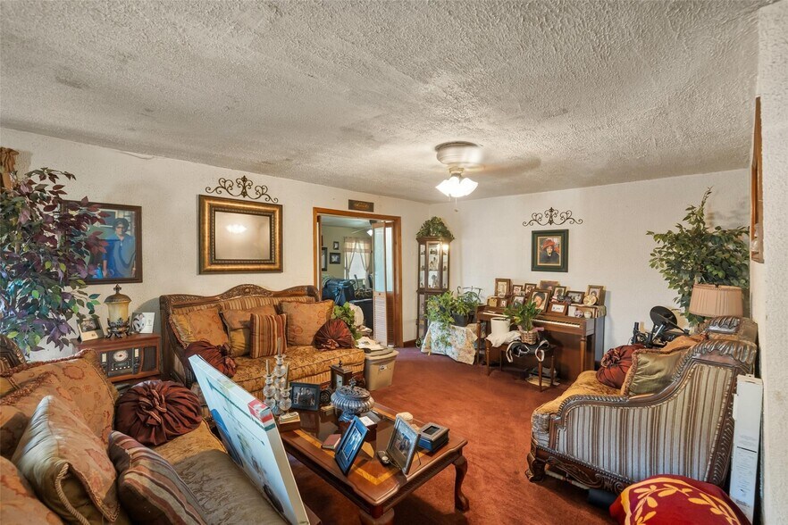 19160 Terri Ln, Conroe, TX à vendre - Photo du bâtiment - Image 3 de 14