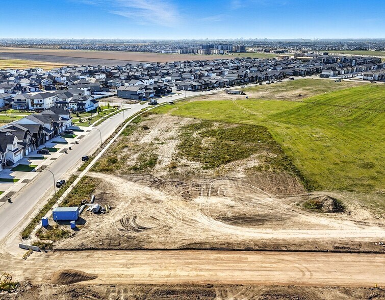 Henry Dayday Rd & Feheregyhazi Blvd, Saskatoon, SK à vendre - Photo du bâtiment - Image 2 de 6