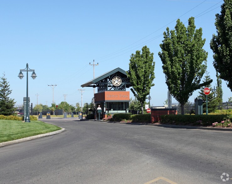 15 Business Park Way, Sacramento, CA à louer - Photo du bâtiment - Image 3 de 11