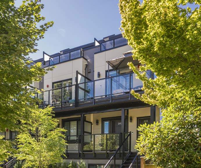 2122 32nd Av E, Vancouver, BC à vendre - Photo du bâtiment - Image 3 de 4