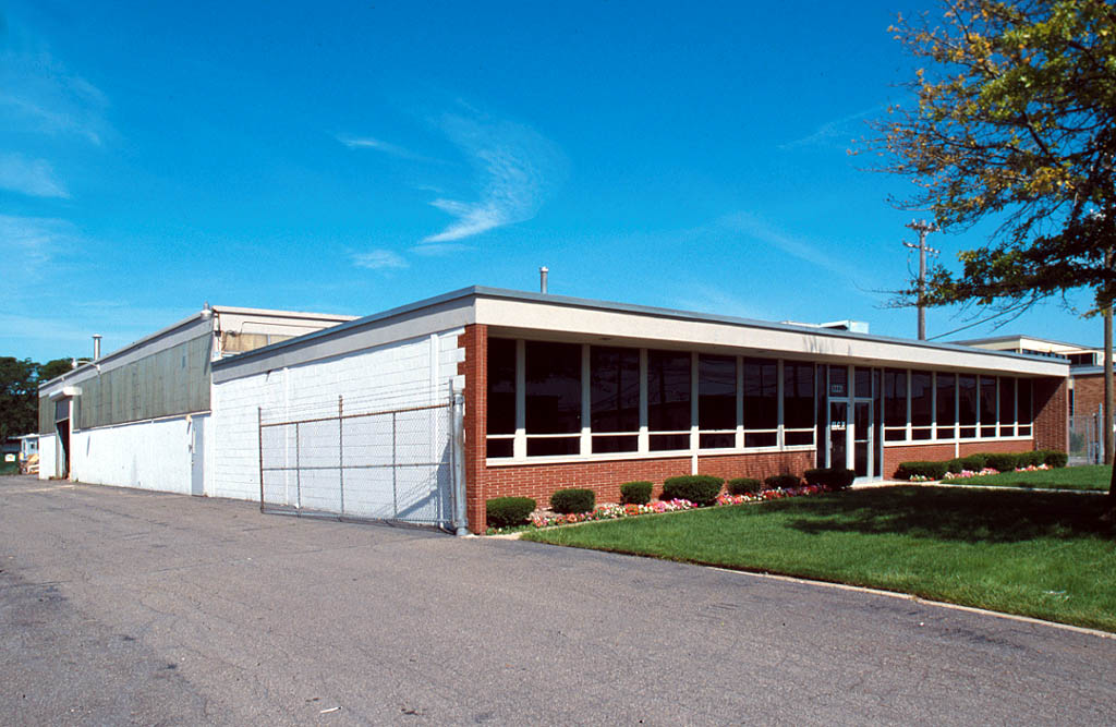 12221 Dixie, Redford Township, MI for lease Building Photo- Image 1 of 4