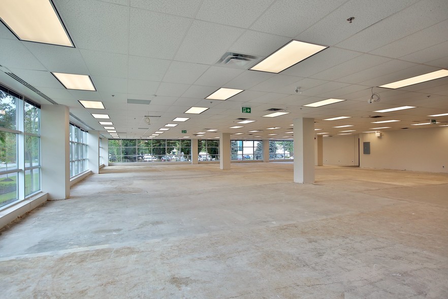120 E Beaver Creek Rd, Richmond Hill, ON à louer - Photo intérieure - Image 2 de 14