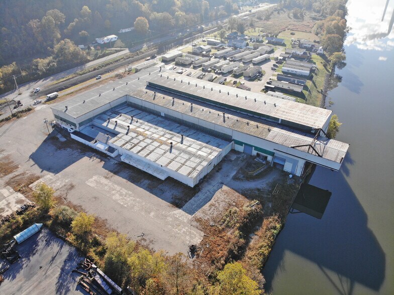 64 Waterway Dr, Poca, WV à louer - Photo principale - Image 1 de 23