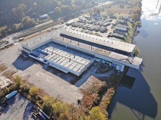 Plus de détails pour 64 Waterway Dr, Poca, WV - Industriel à louer