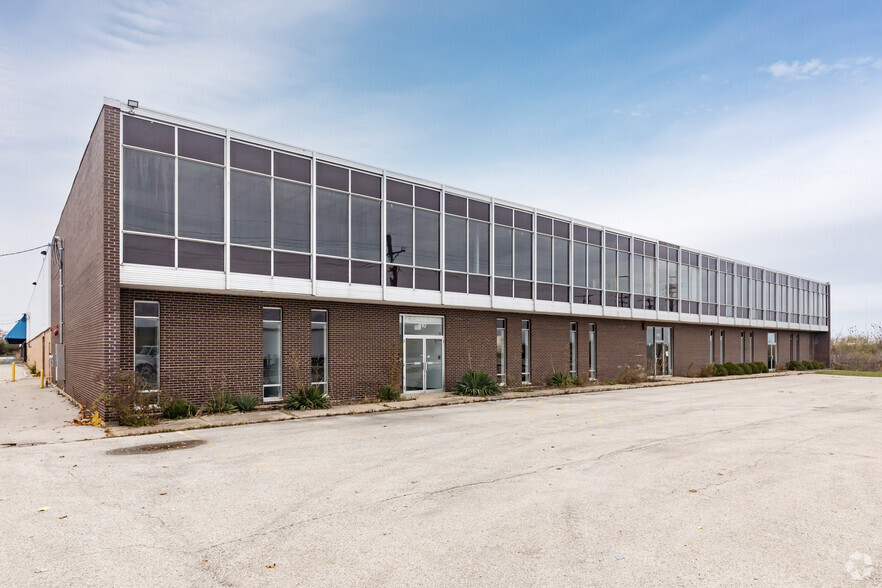 610 N York Rd, Bensenville, IL à louer - Photo du bâtiment - Image 1 de 8