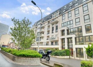 Plus de détails pour 37 Rue Adam Ledoux, Courbevoie - Bureau à louer