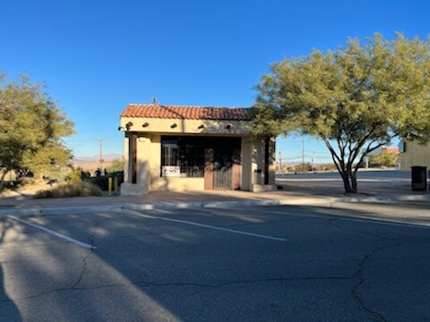 5653 Plaza Rd, Twentynine Palms, CA à vendre - Photo du bâtiment - Image 2 de 11