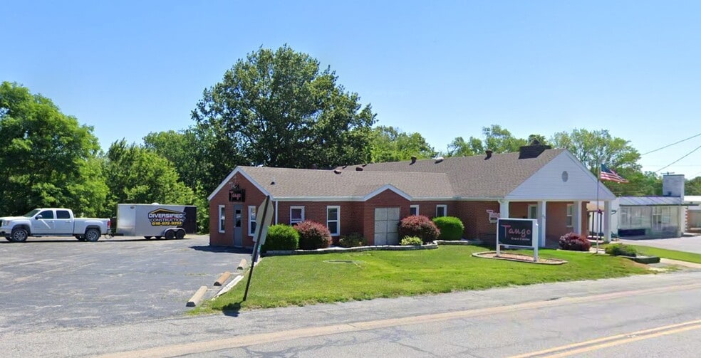 212 E Elm St, Alton, IL for lease - Building Photo - Image 3 of 6