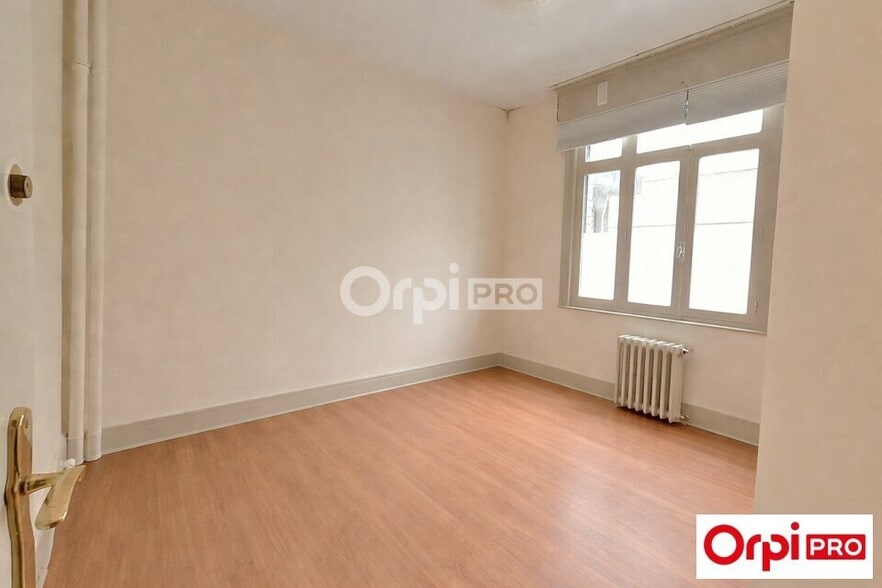 Office in Lille for sale - Interior Photo - Image 1 of 12
