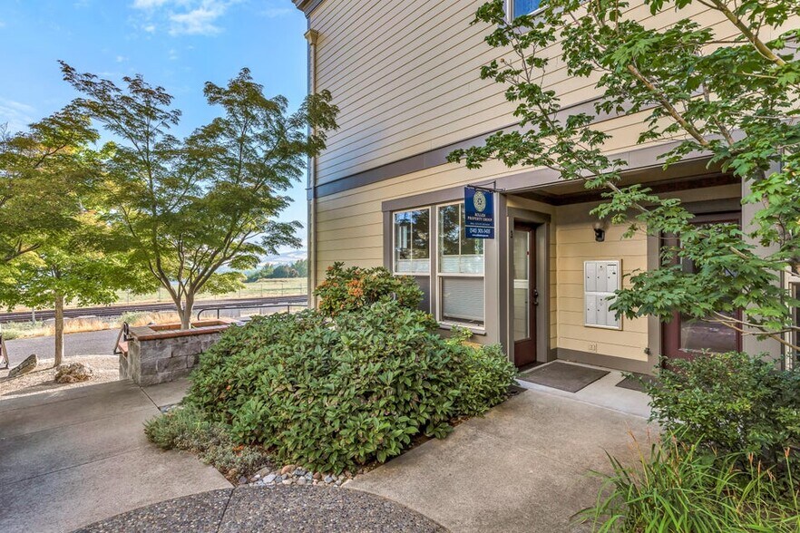 545 A St, Ashland, OR à vendre - Photo du bâtiment - Image 3 de 37