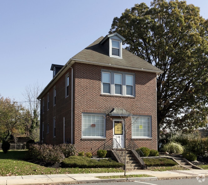 47 W Winona Ave, Norwood, PA for sale - Building Photo - Image 3 of 3
