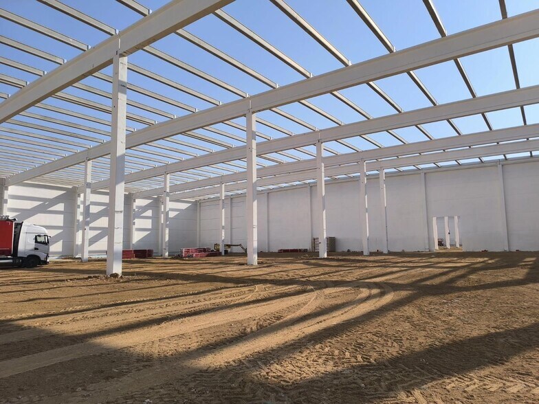 Industrial in Cheste, Valencia for lease - Building Photo - Image 3 of 5