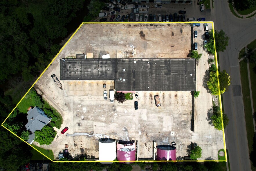 640 Varsity Dr, Elgin, IL à vendre - Photo du bâtiment - Image 3 de 14