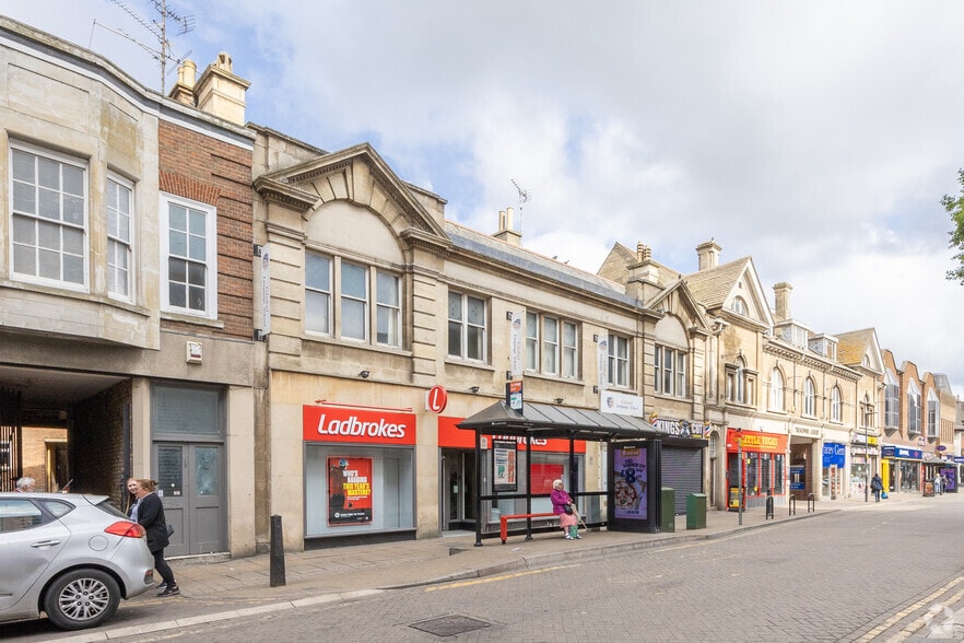 8-14 Broadway, Peterborough for lease - Building Photo - Image 2 of 2