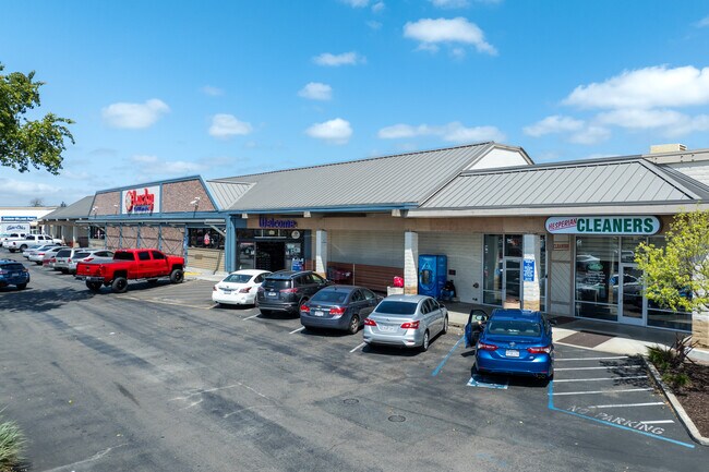 Plus de détails pour 15820 Hesperian Blvd, San Lorenzo, CA - Commerce de détail à louer