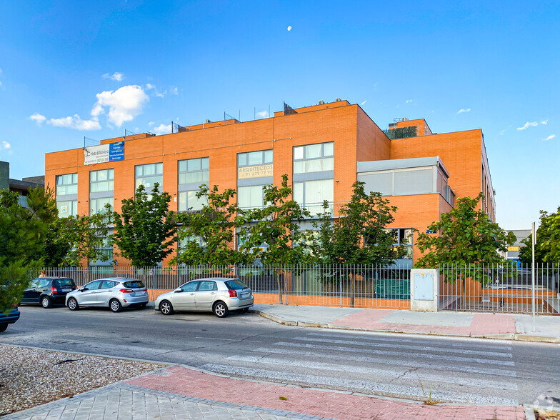 Calle Pedrezuela, 4, Alcorcón, Madrid for lease - Primary Photo - Image 2 of 2