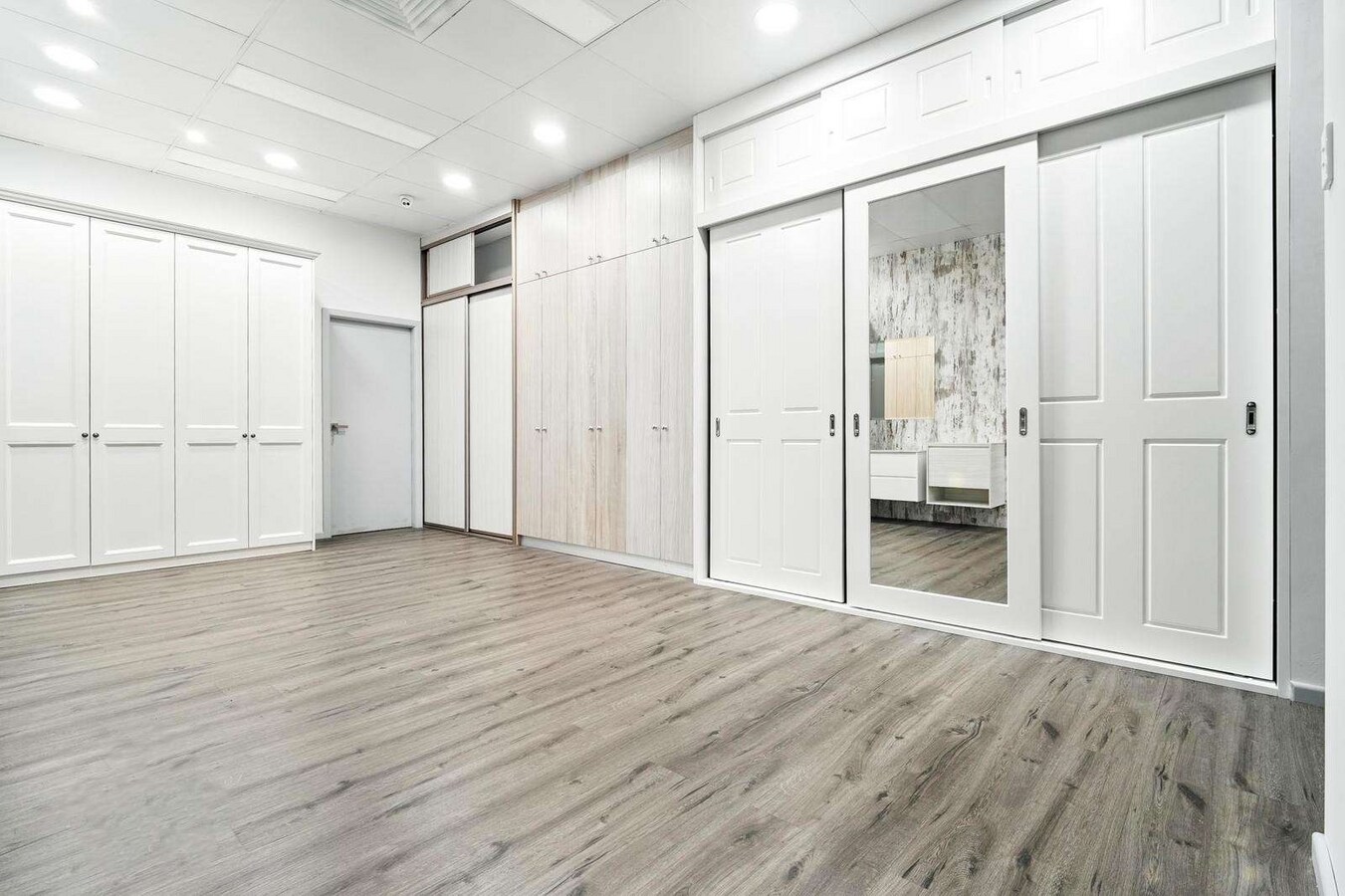 575 Woodville Rd, Guildford, NSW 2161 - Unit 5 - - Interior Photo - Image 1 of 9