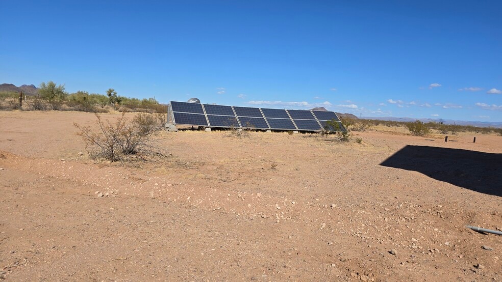 30314 Wildcat Dr, Wittmann, AZ for sale - Building Photo - Image 3 of 27