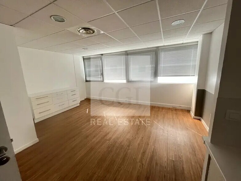 Office in Tassin-la-Demi-Lune for lease - Interior Photo - Image 3 of 8