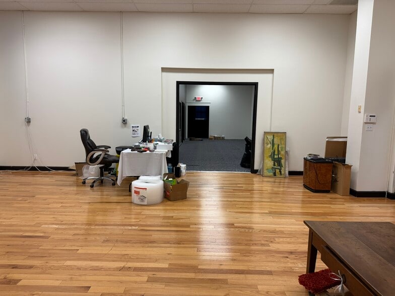 114 Pearl St, Port Chester, NY for lease - Interior Photo - Image 2 of 32