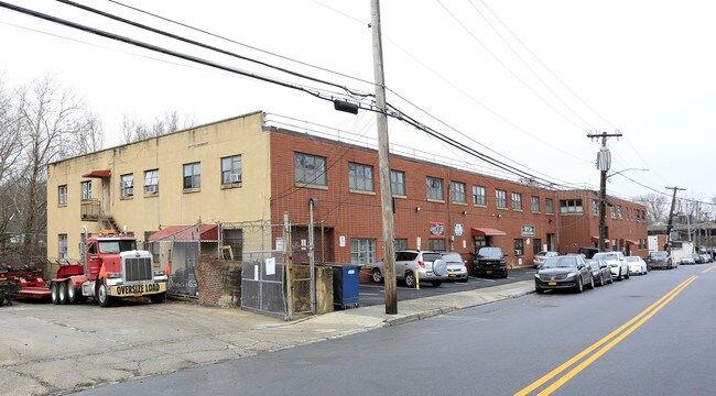 Plus de détails pour 220-230 Ferris Ave, White Plains, NY - Industriel à vendre
