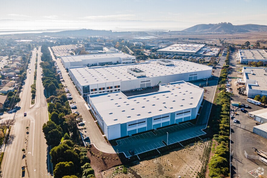 7200 Gateway Blvd, Newark, CA à louer - Photo du bâtiment - Image 3 de 5