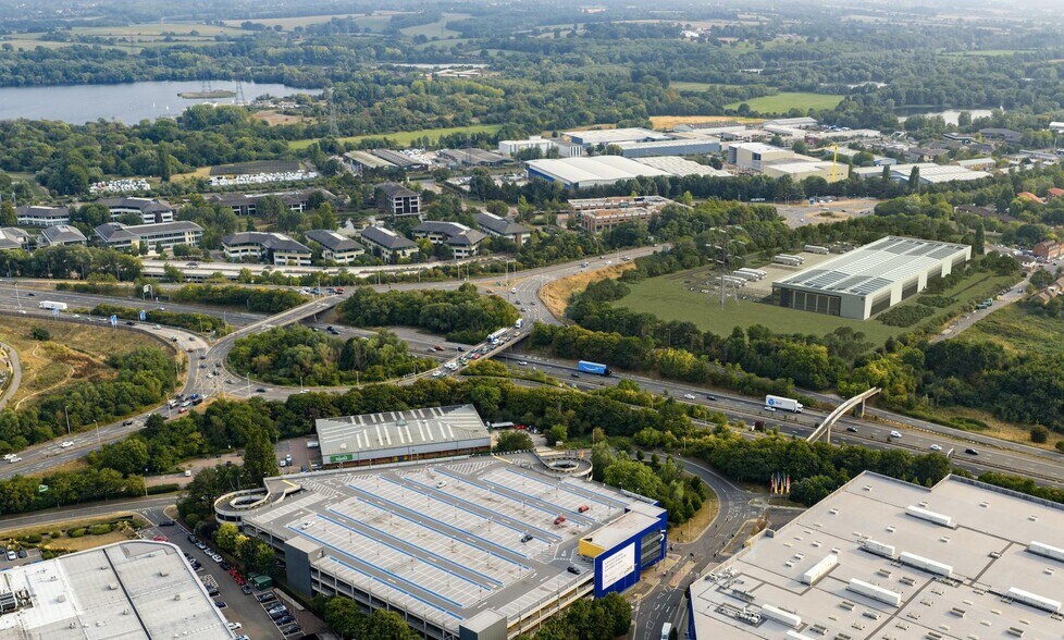 Bath Rd, Reading à louer - Photo du bâtiment - Image 2 de 2