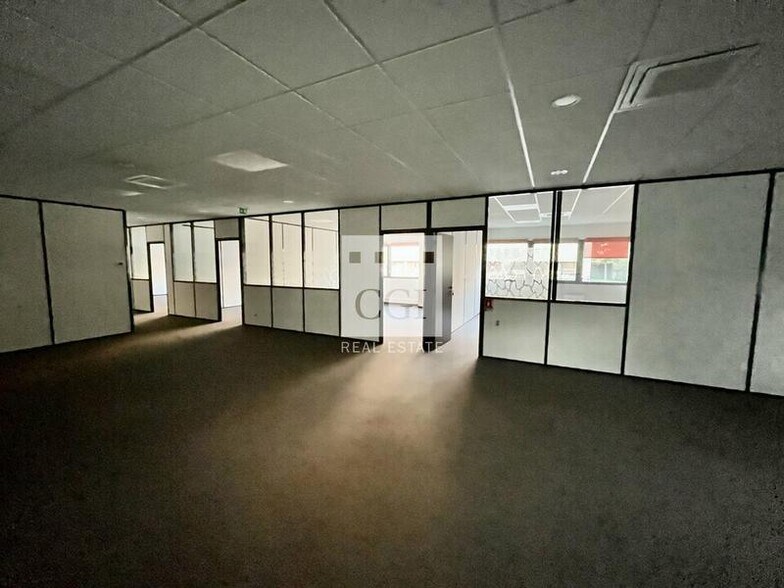284 Allée Alexandre Borodine, Saint-Priest for lease - Building Photo - Image 3 of 12