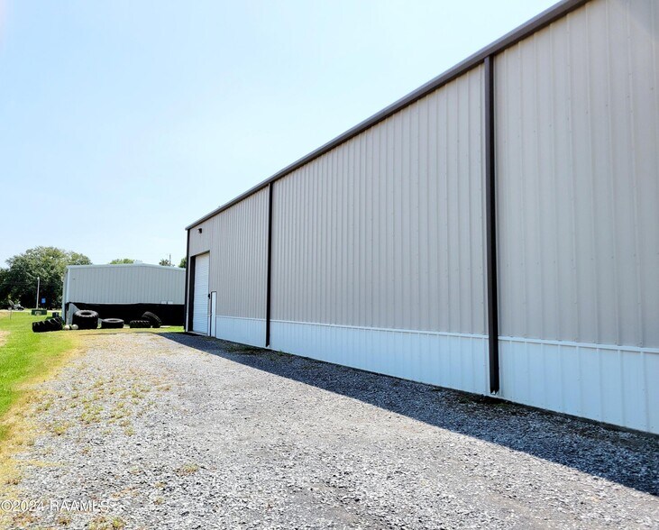 644 Enterprise Pky, Breaux Bridge, LA à louer - Photo du bâtiment - Image 3 de 11