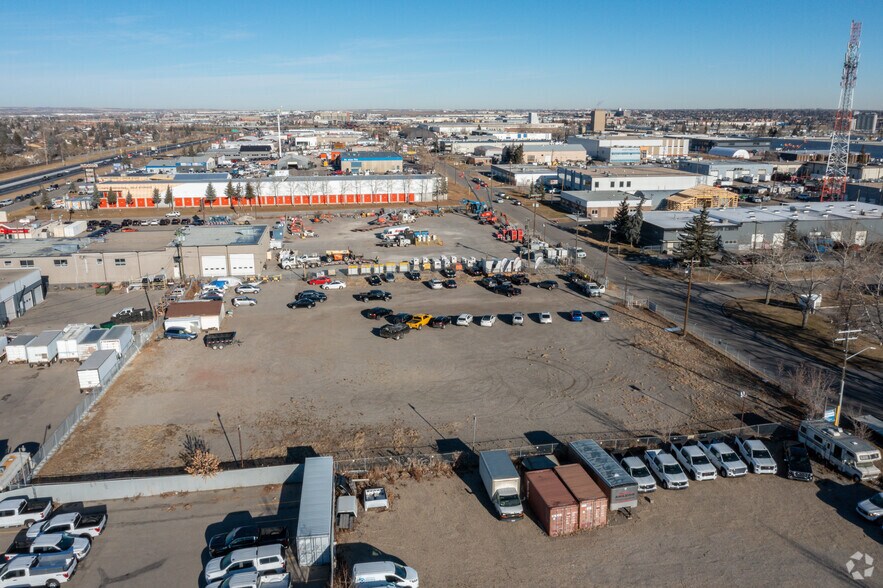 315 Moraine Rd NE, Calgary, AB à vendre - Photo du bâtiment - Image 1 de 1